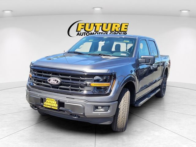New 2026 Carbonized Gray Metallic Ford XLT image 2