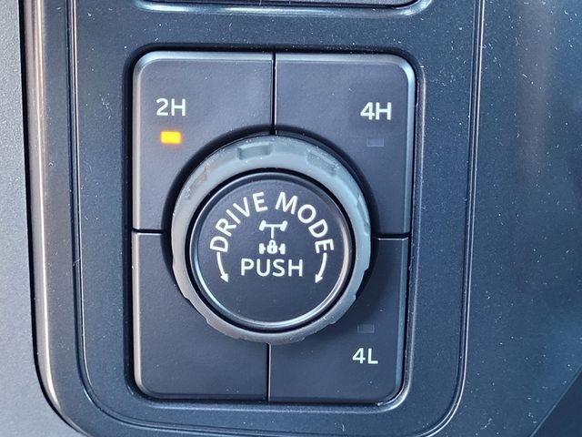 New 2026 Carbonized Gray Metallic Ford XLT image 20
