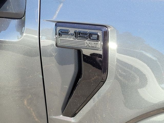 New 2026 Carbonized Gray Metallic Ford XLT image 24