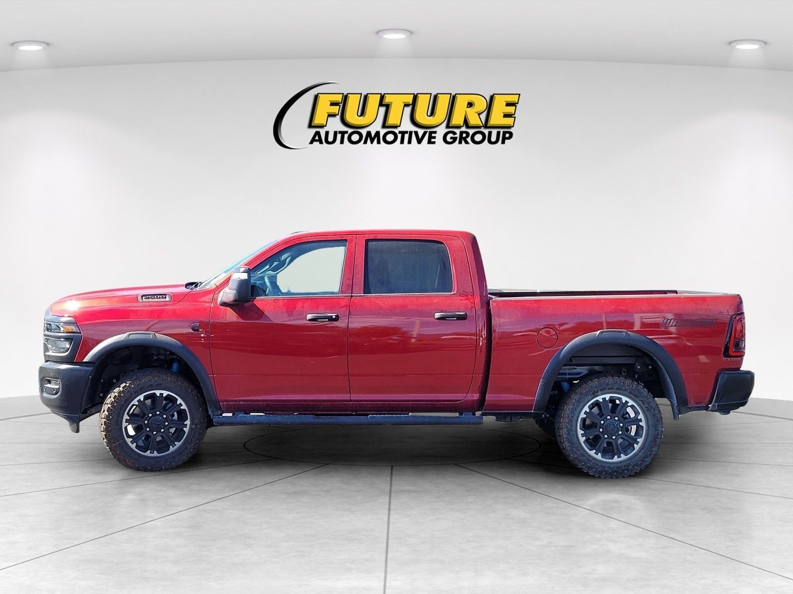 New 2026 Molten Red Pearlcoat RAM Tradesman image 32
