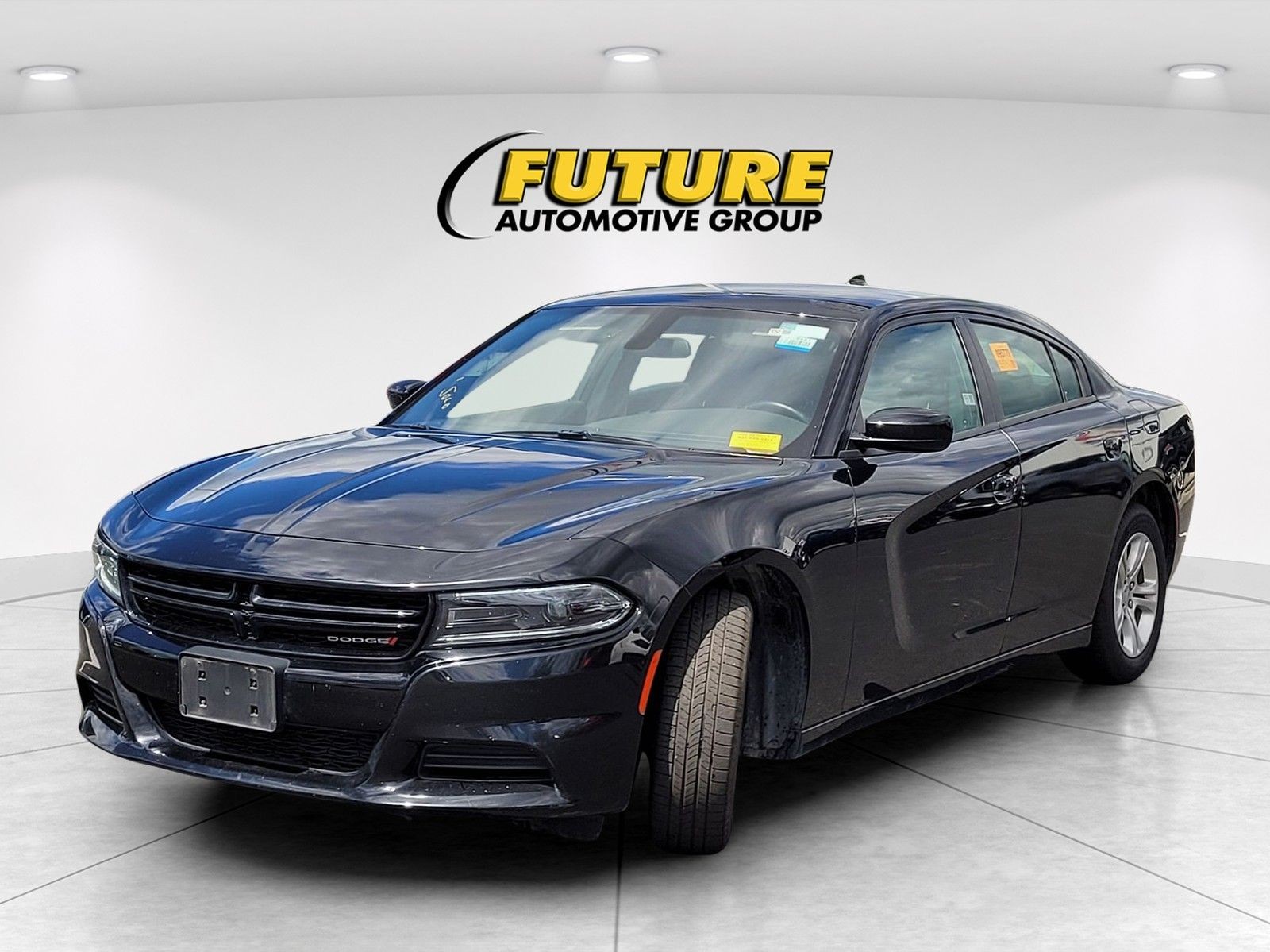 Used 2023 Black Dodge SXT image 3