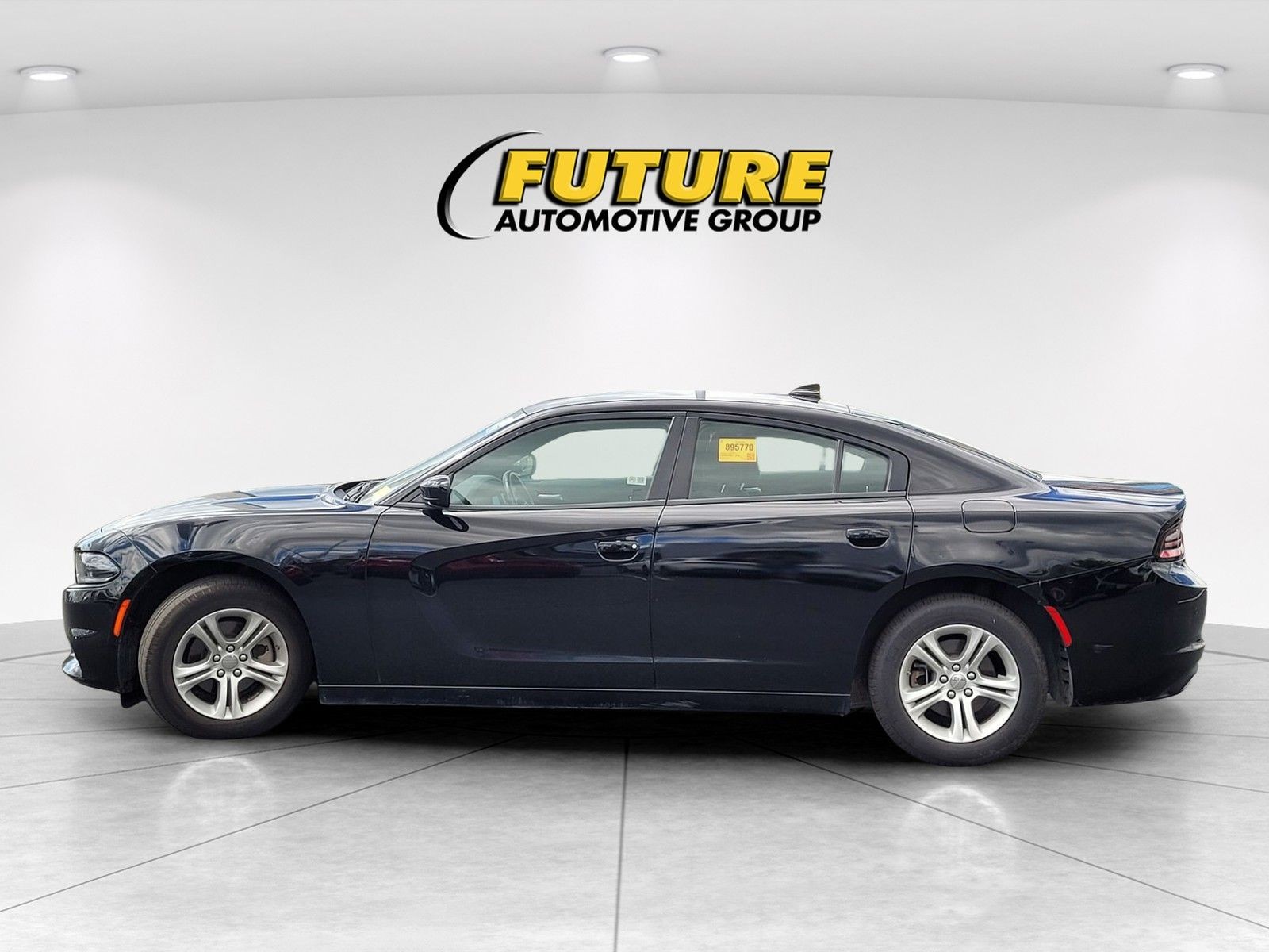 Used 2023 Black Dodge SXT image 8