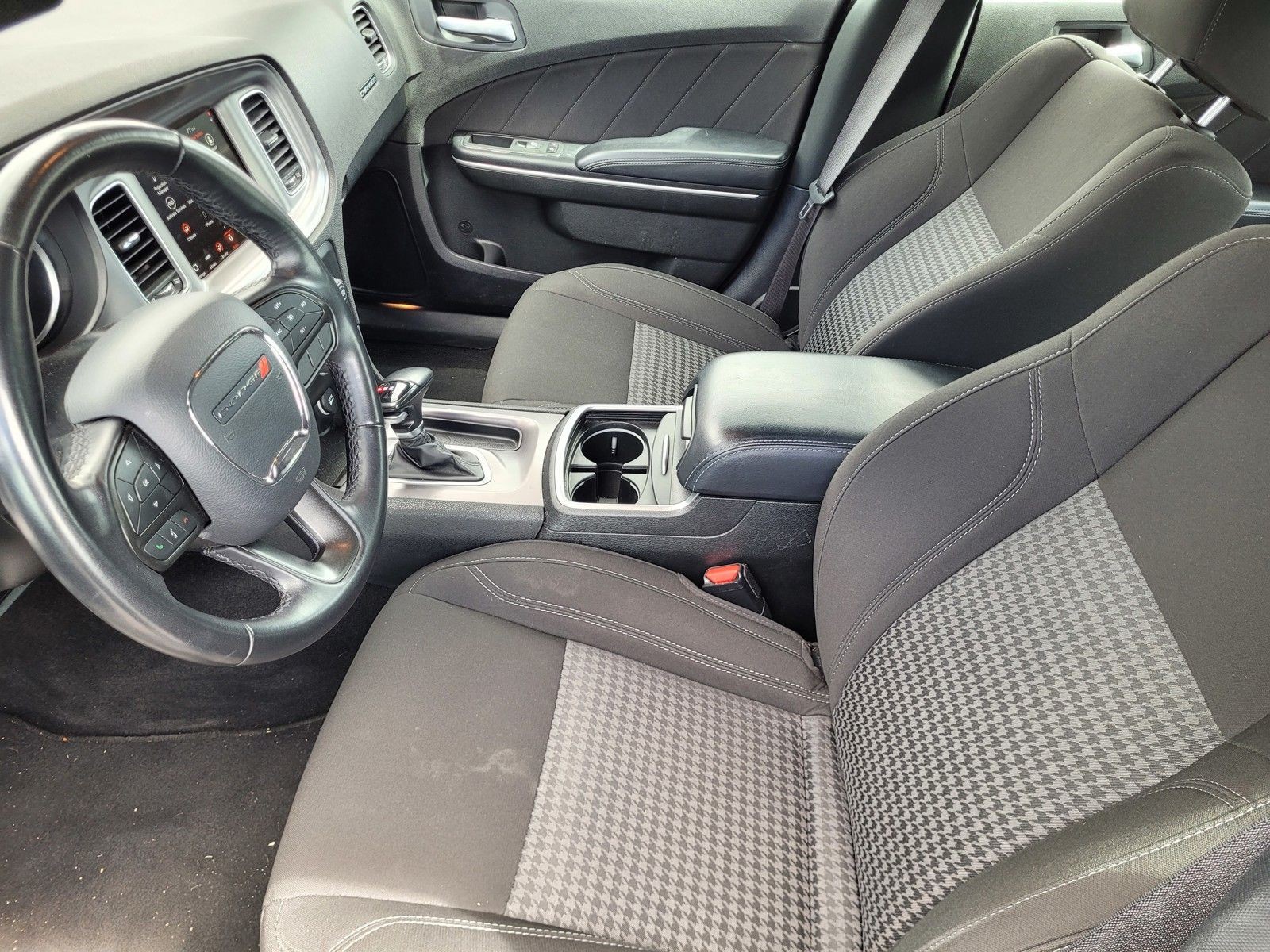 Used 2023 Black Dodge SXT image 16