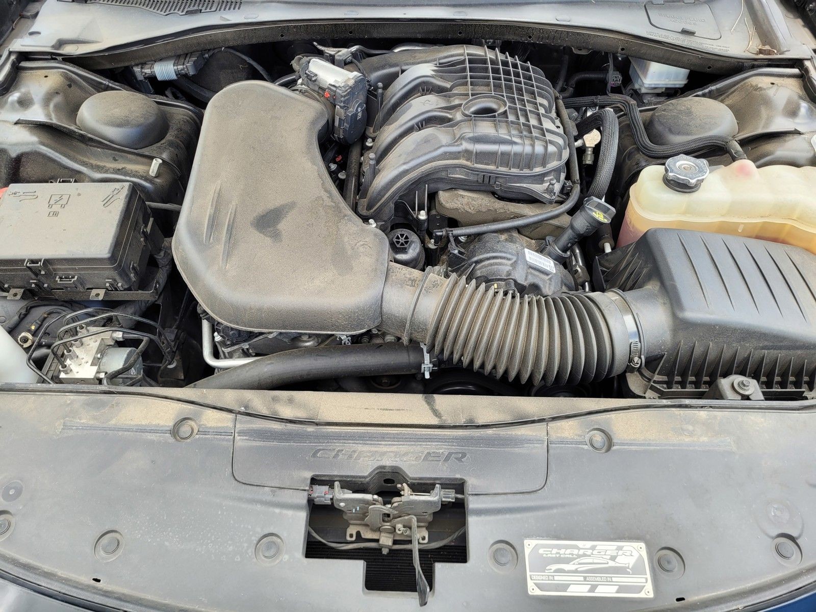 Used 2023 Black Dodge SXT image 28