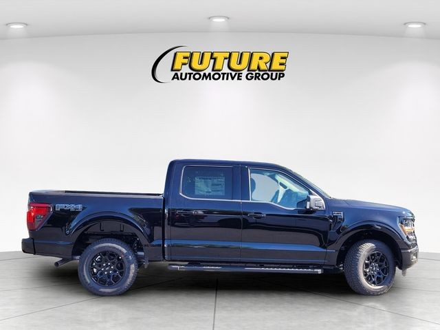 New 2026 Agate Black Metallic Ford XLT image 8