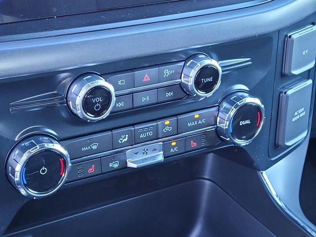 New 2026 Agate Black Metallic Ford XLT image 22