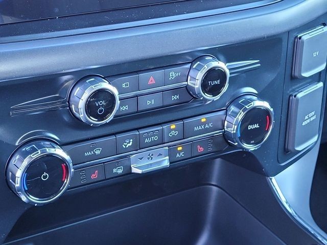 New 2026 Agate Black Metallic Ford XLT image 47
