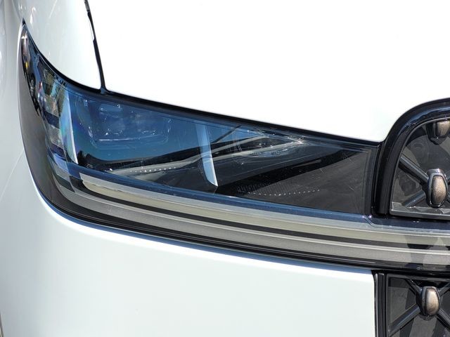 New 2026 Crystal White Metallic Clearcoat Lincoln Black Label L image 10