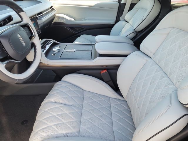 New 2026 Crystal White Metallic Clearcoat Lincoln Black Label L image 40