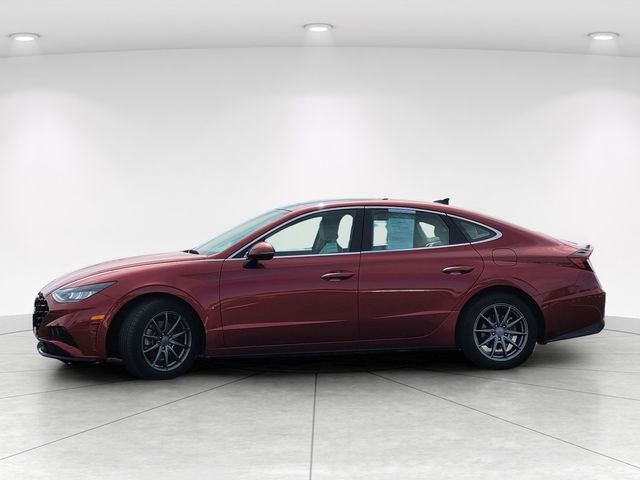 Used 2023 Red Hyundai SEL image 7