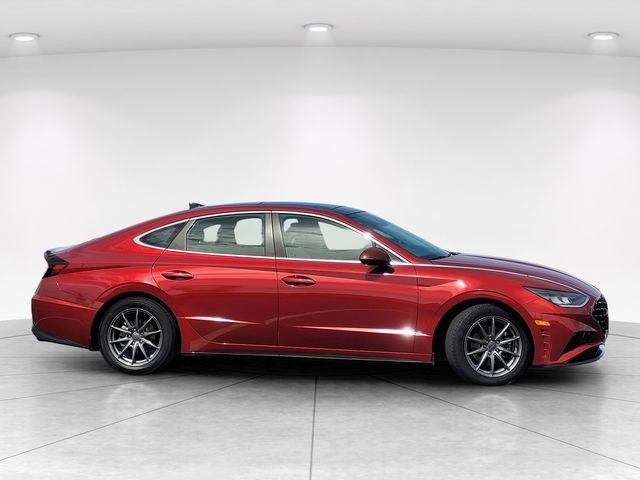 Used 2023 Red Hyundai SEL image 8