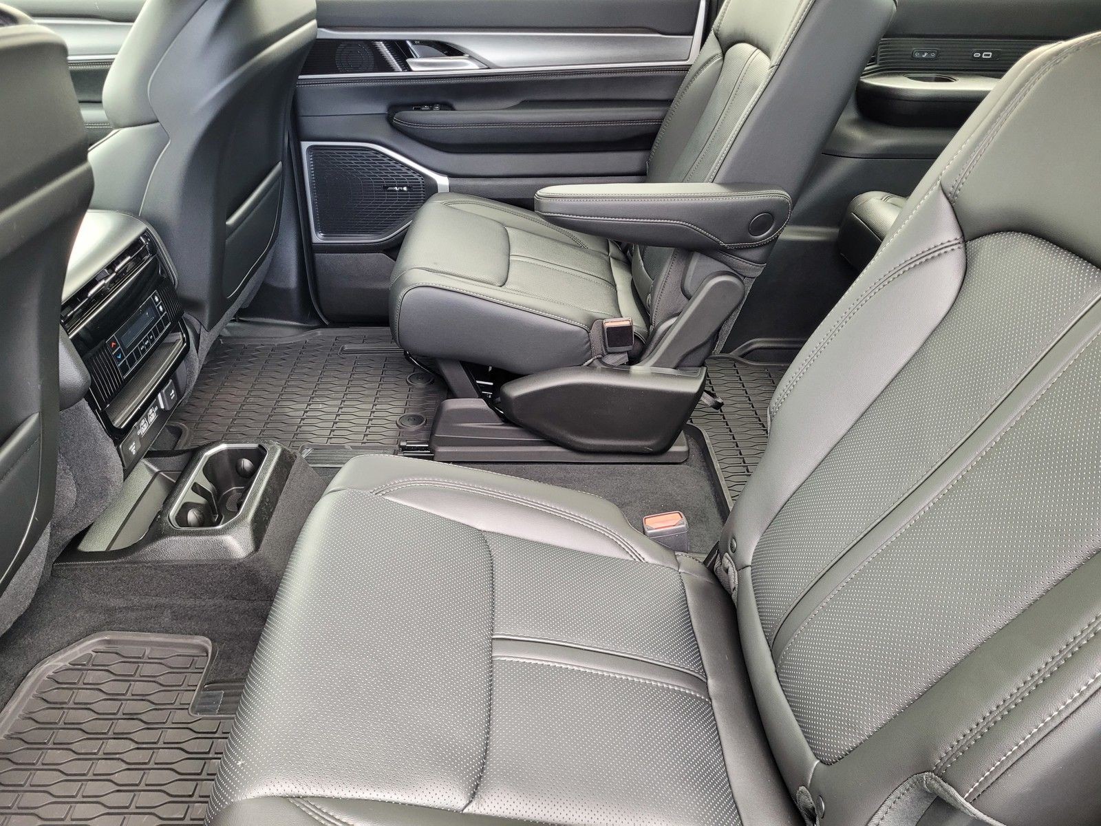 New 2026 Steel Blue Exterior Paint Jeep Upland image 16
