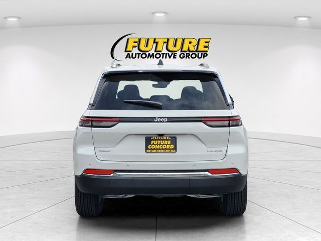 New 2026 Bright White Clear-Coat Exterior Paint Jeep Laredo X image 5