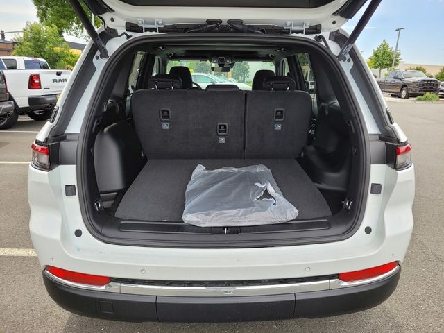 New 2026 Bright White Clear-Coat Exterior Paint Jeep Laredo X image 18