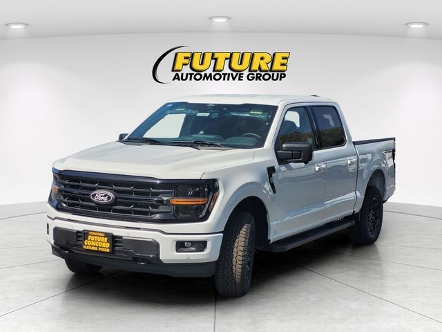 New 2026 Oxford White Ford XLT image 2