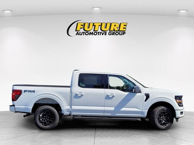 New 2026 Oxford White Ford XLT image 8