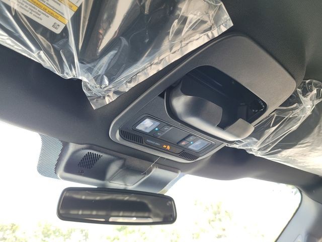 New 2026 Oxford White Ford XLT image 19