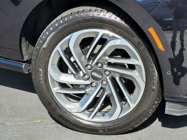 Used 2025 Black Lincoln Reserve image 10