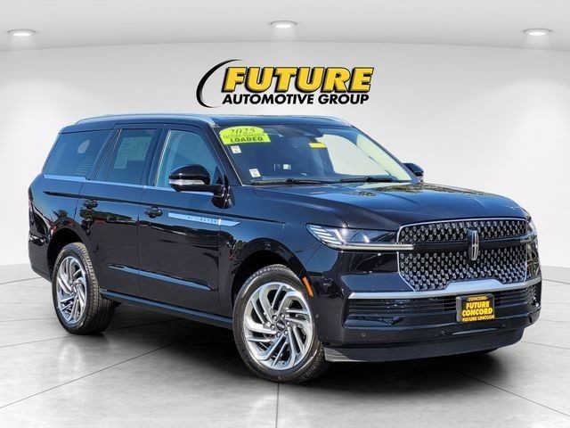 Used 2025 Black Lincoln Reserve image 29