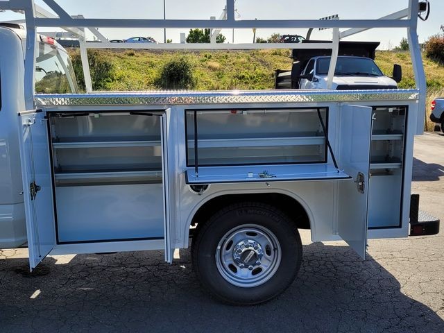 New 2026 Oxford White Ford F-250® XL image 17