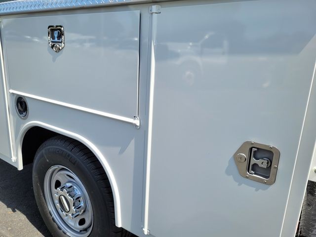 New 2026 Oxford White Ford F-250® XL image 18