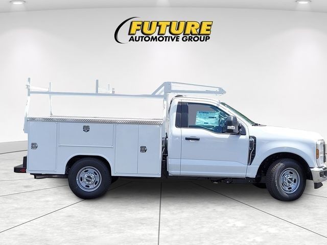 New 2026 Oxford White Ford F-250® XL image 33