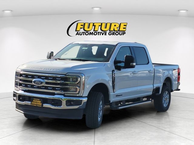New 2026 Oxford White Ford F-250® XLT image 2