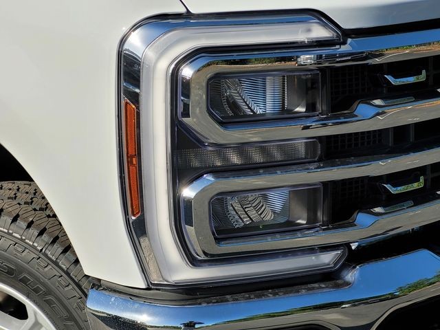 New 2026 Oxford White Ford F-250® XLT image 10