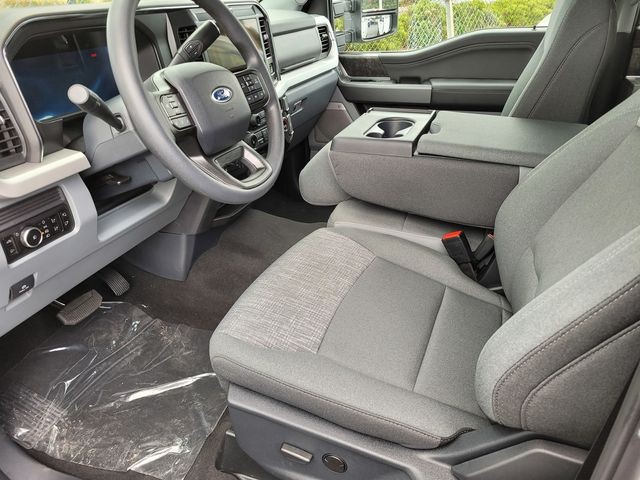 New 2026 Oxford White Ford F-250® XLT image 11