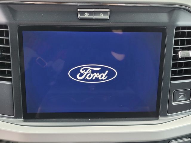 New 2026 Oxford White Ford F-250® XLT image 13