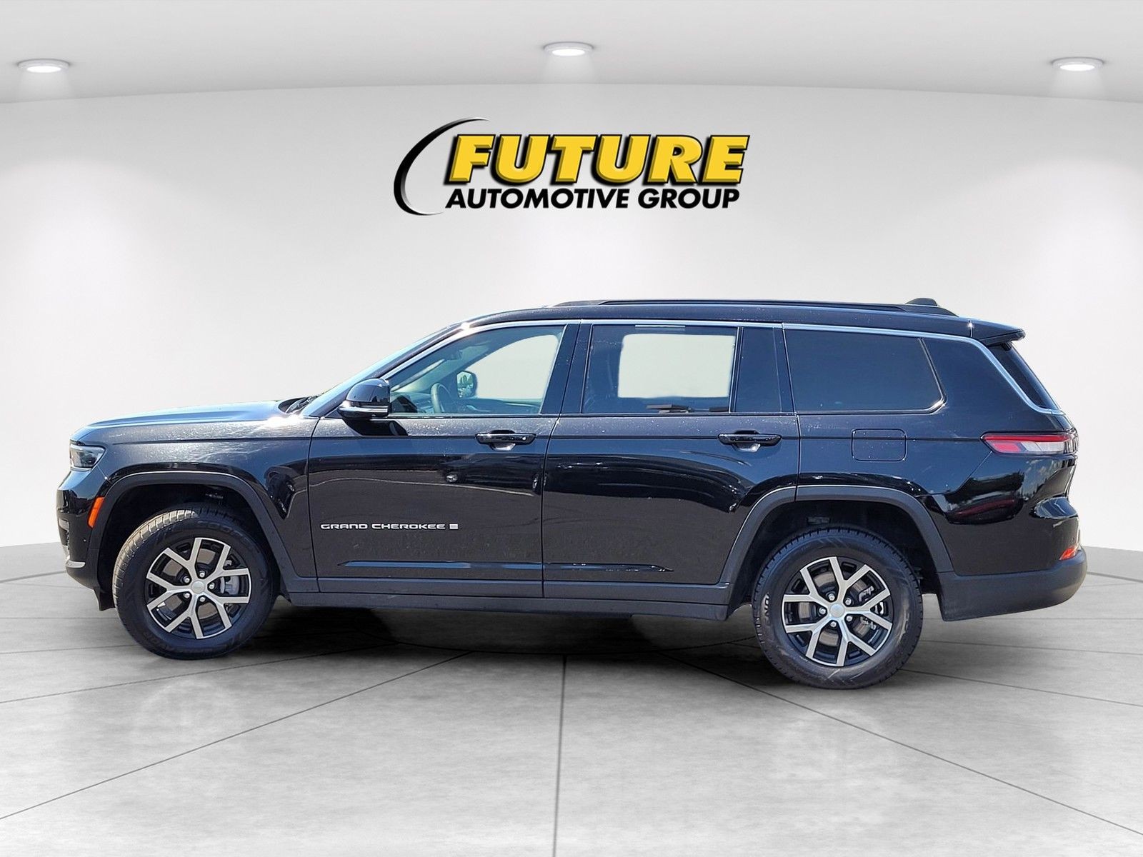 Used 2024 Black Jeep Limited image 8