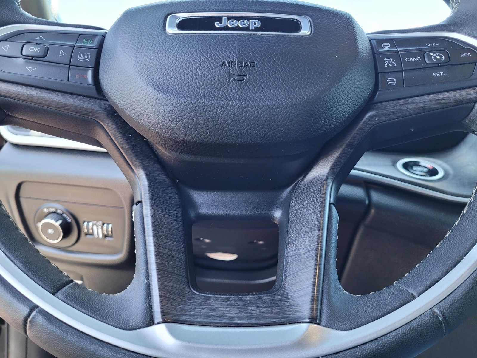 Used 2024 Black Jeep Limited image 20