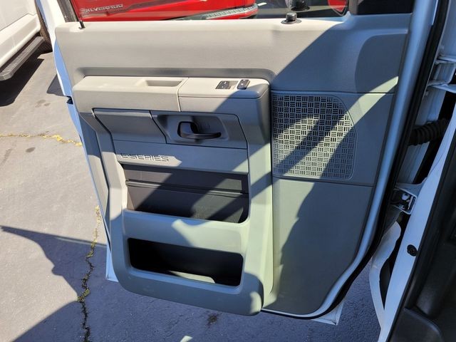 Used 2013 Oxford White Ford XLT image 19