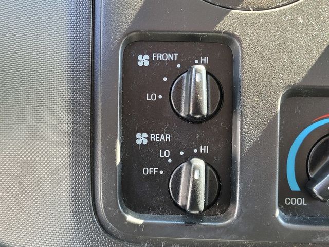 Used 2013 Oxford White Ford XLT image 22