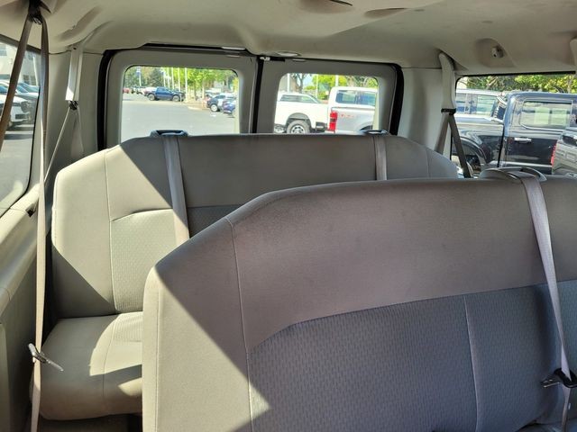 Used 2013 Oxford White Ford XLT image 23