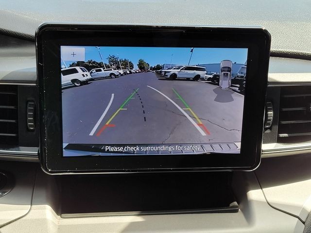 Used 2023 White Ford XLT image 28