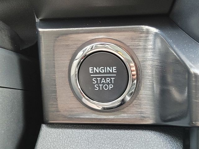 Used 2025 Gray Ford Lariat image 25