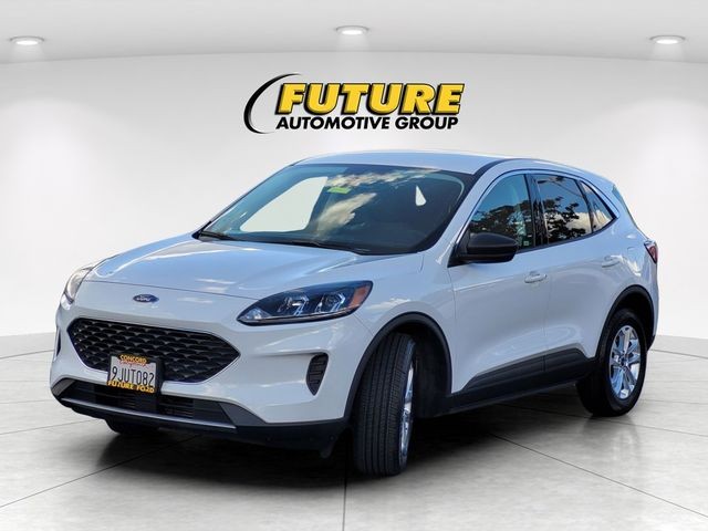 Used 2022 White Ford SE image 3