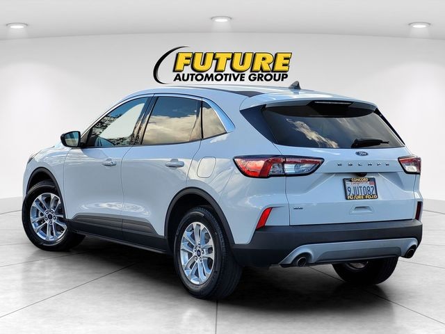 Used 2022 White Ford SE image 6