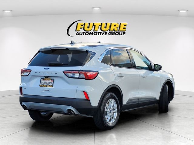 Used 2022 White Ford SE image 7
