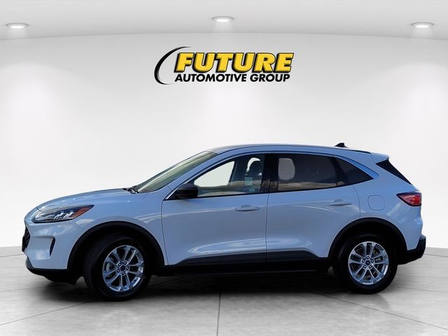 Used 2022 White Ford SE image 8