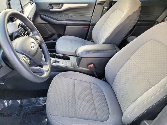 Used 2022 White Ford SE image 16