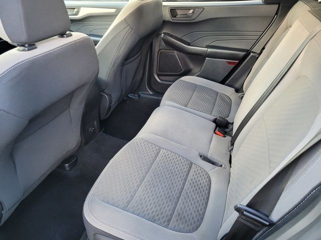 Used 2022 White Ford SE image 17