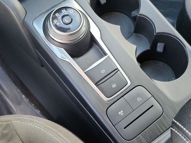 Used 2022 White Ford SE image 20