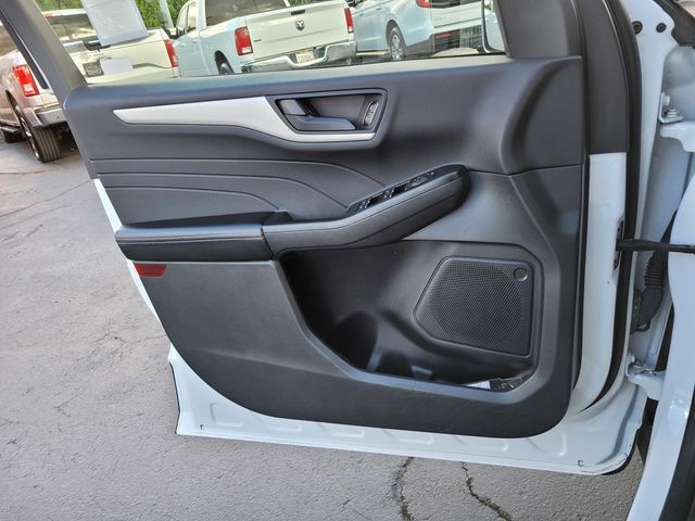 Used 2022 White Ford SE image 27