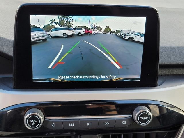 Used 2022 White Ford SE image 28