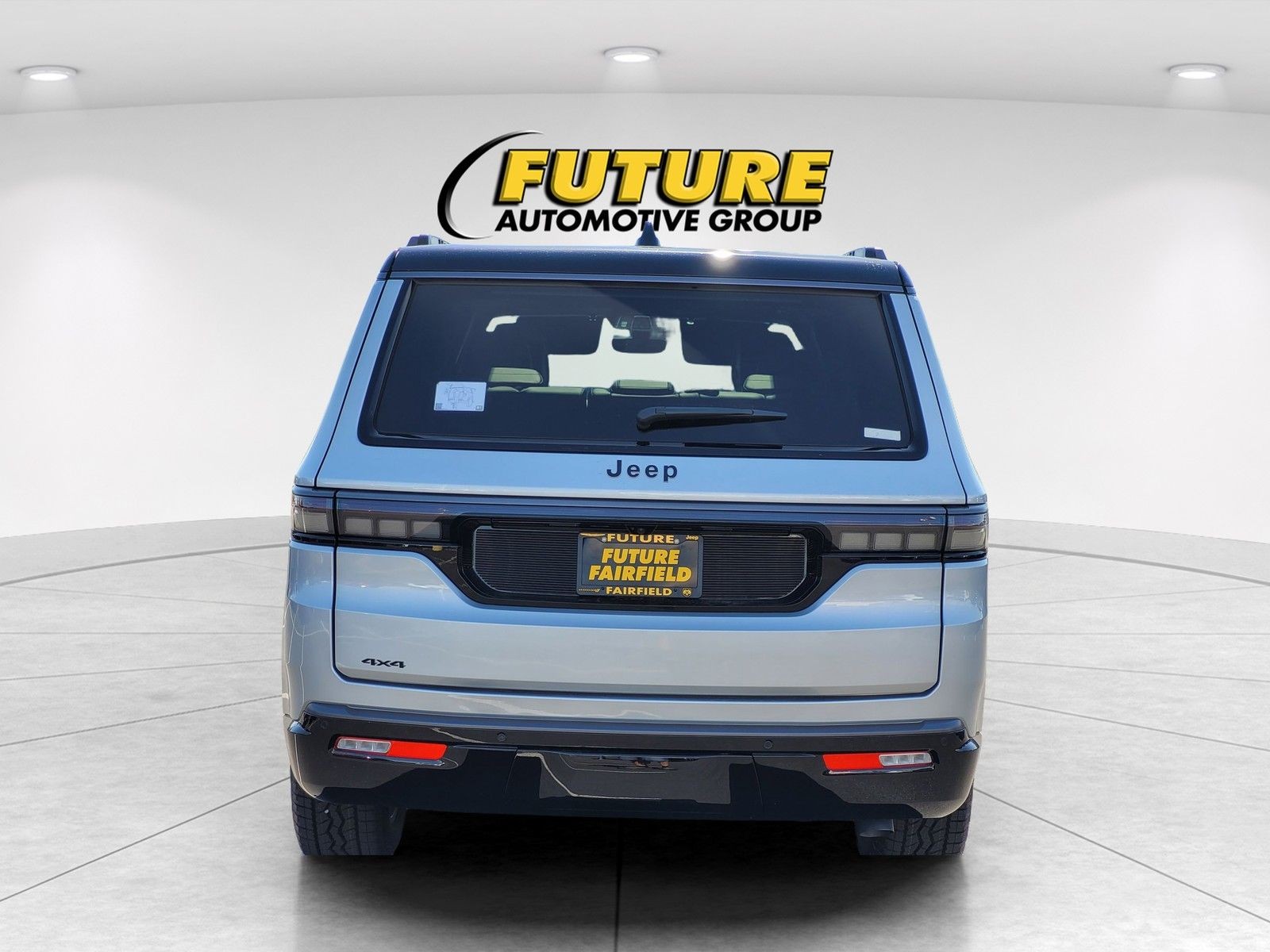 New 2026 Silver-Zynith Exterior Paint Jeep Upland image 4