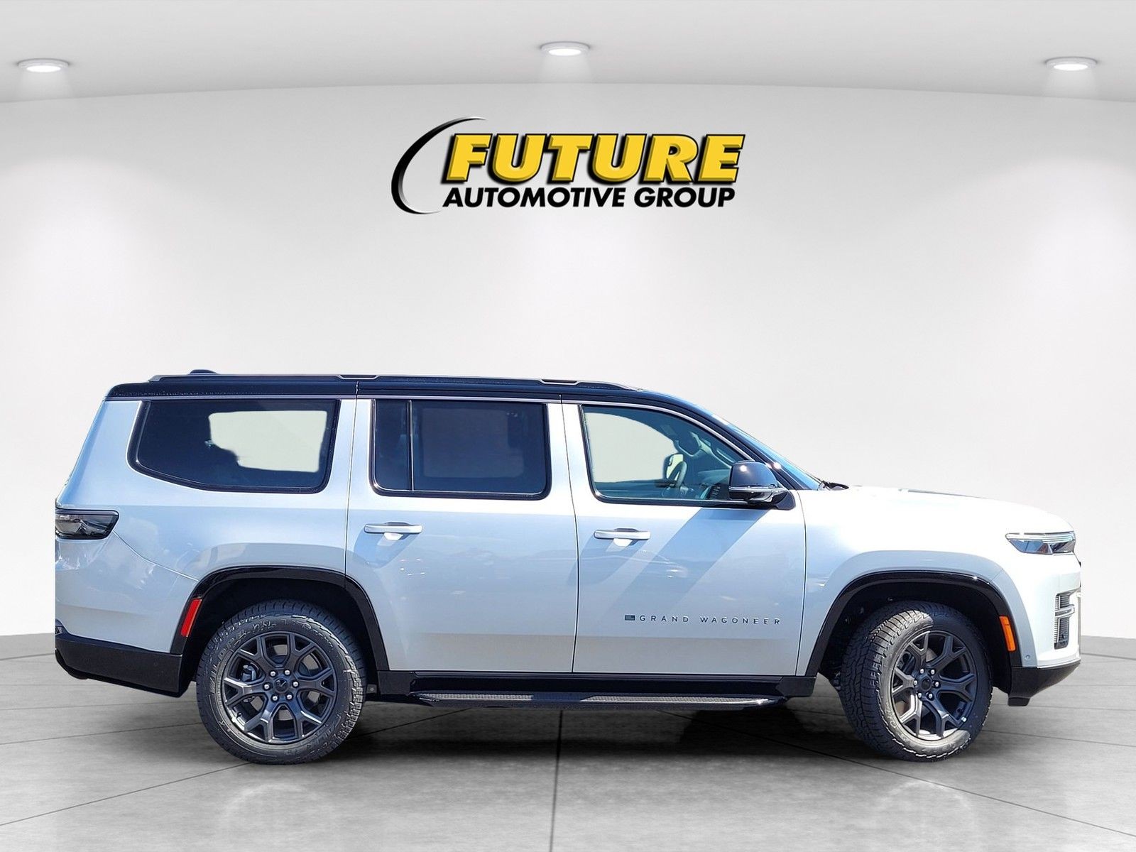 New 2026 Silver-Zynith Exterior Paint Jeep Upland image 8
