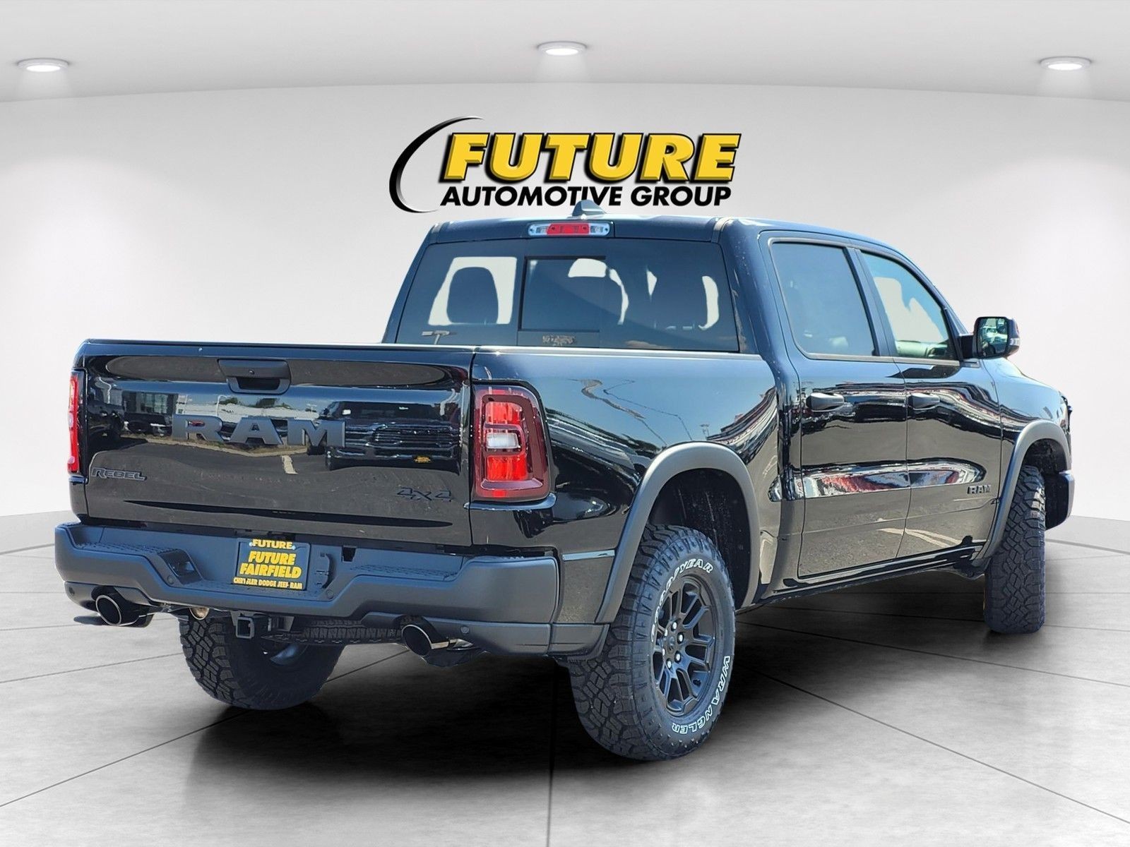 New 2026 Diamond Black Crystal Pearl-Coat Exterior Paint RAM Rebel image 31