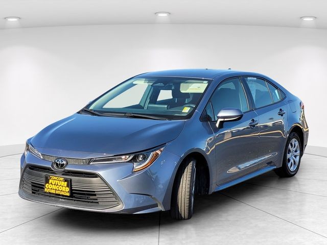 Used 2023  Toyota LE image 2